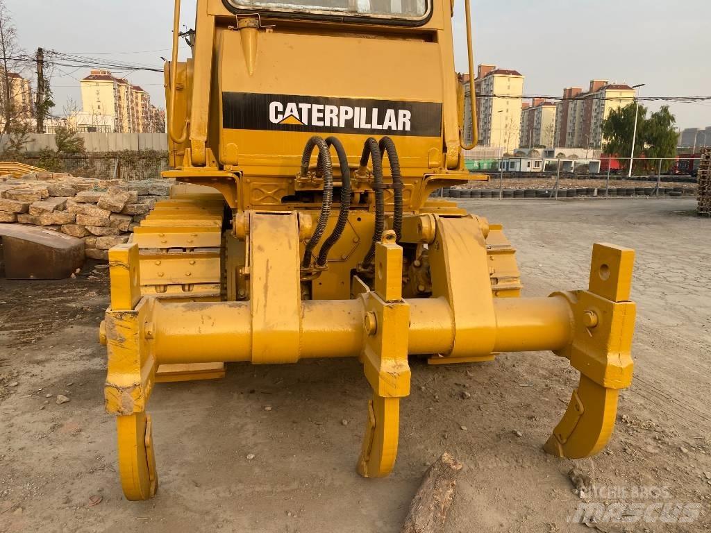 CAT D 6 D Pásové dozery