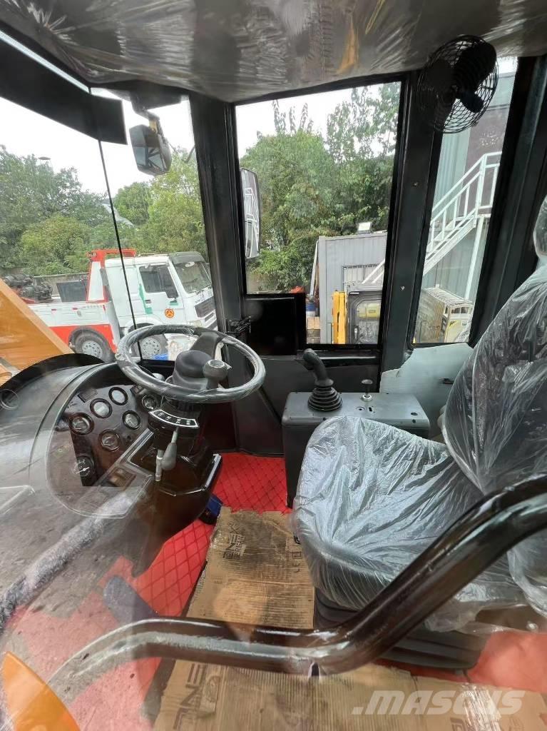 CAT 966 H Kolové nakladače