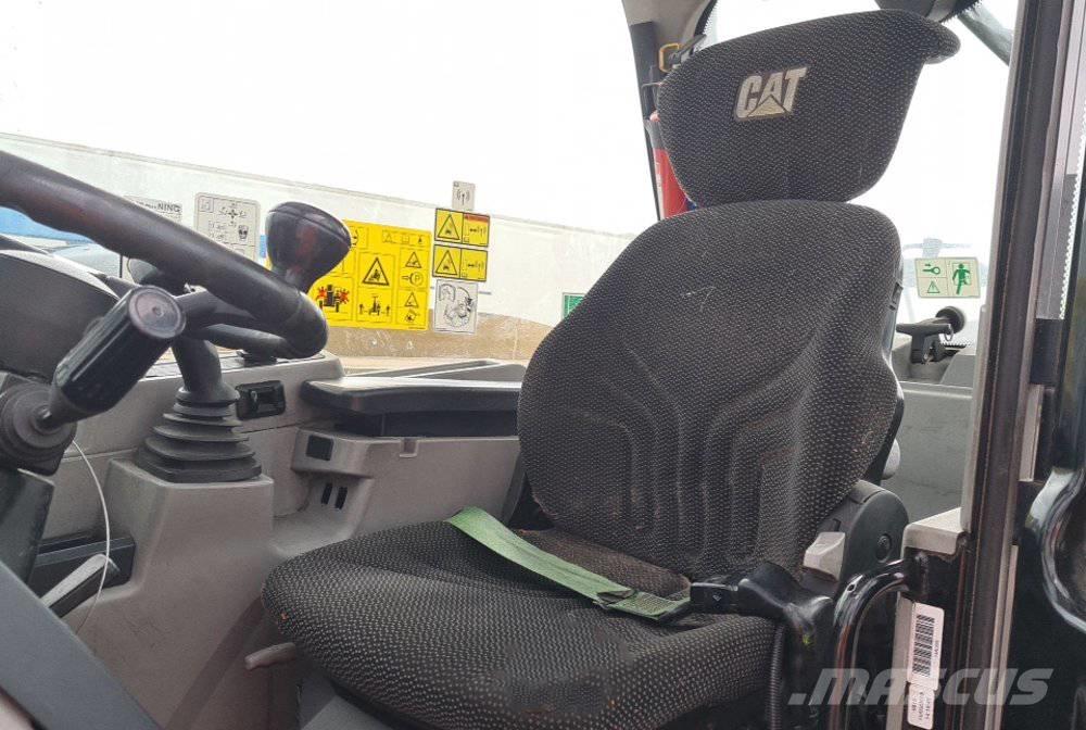 CAT TH 408 D Teleskopické nakladače pro zemědělství