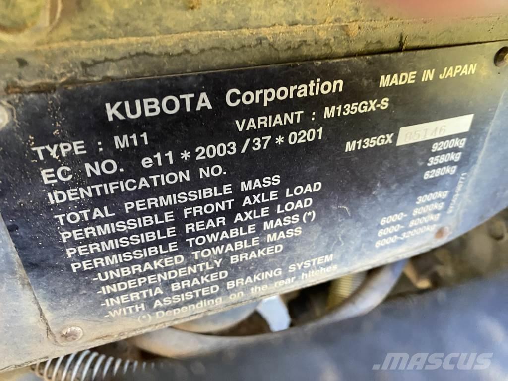 Kubota M 135 GX Traktory