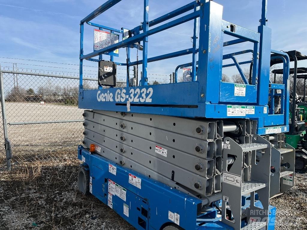 Genie GS 3232 Nůžková zvedací plošina