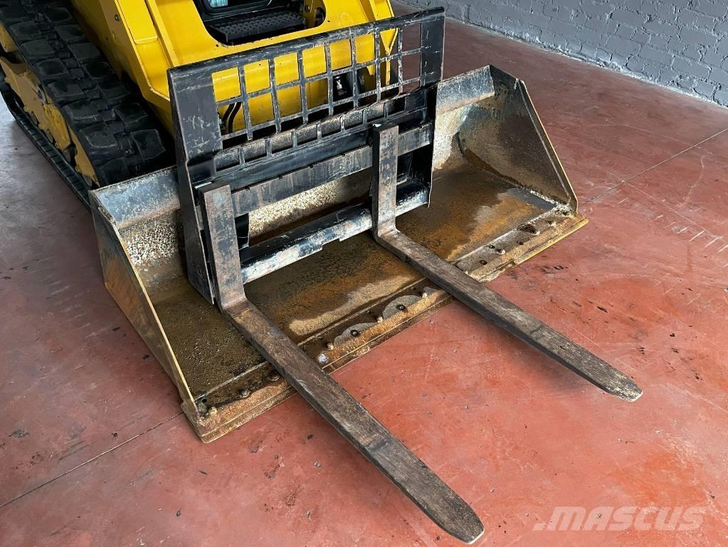 CAT 259 D Smykem řízené nakladače