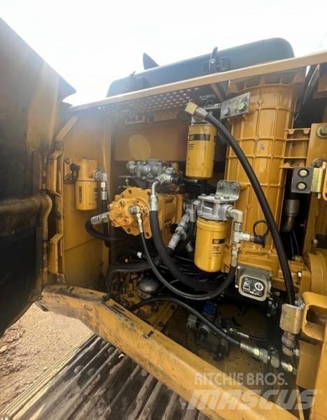 CAT 318 B Pásová rýpadla