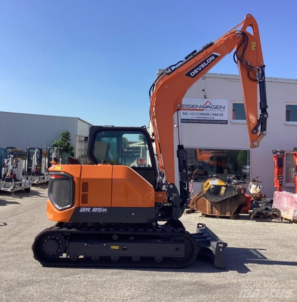 Develon DX85R-7 Midi rýpadla 7t - 12t