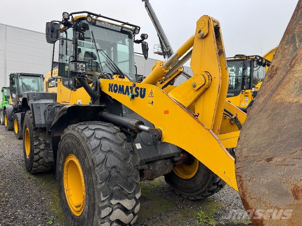Komatsu WA 270-8 Kolové nakladače