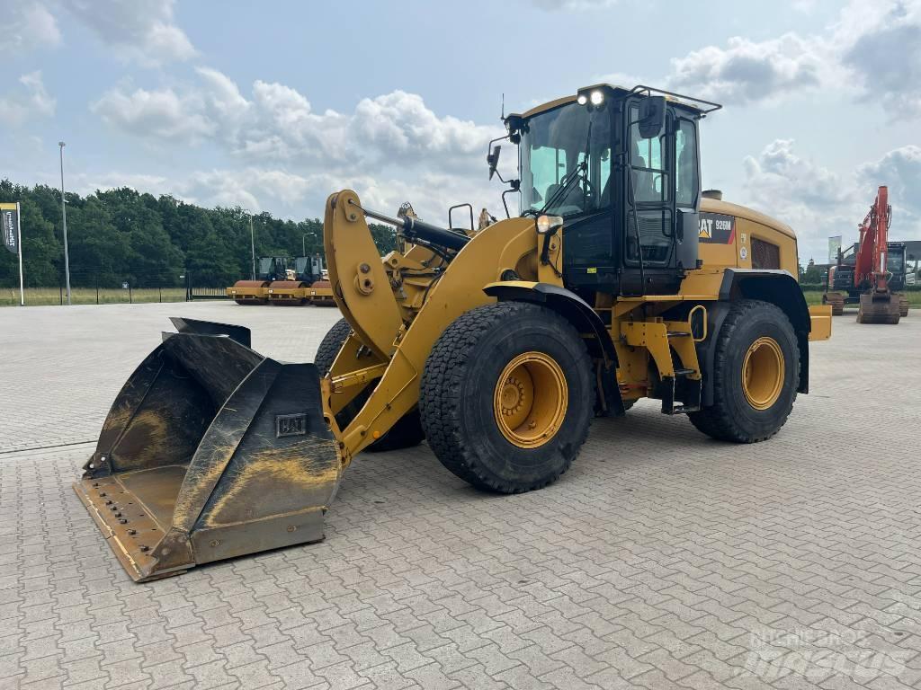 CAT 926M Kolové nakladače