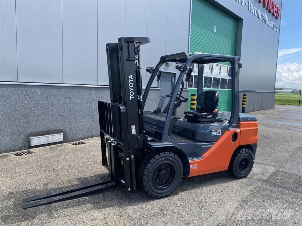 Toyota 52-8FDF30 Dieselové vozíky