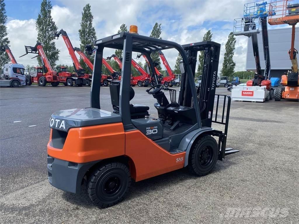 Toyota 52-8FDF30 Dieselové vozíky