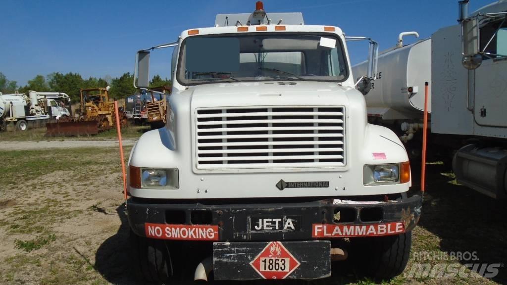 International 4900 Cisternové vozy