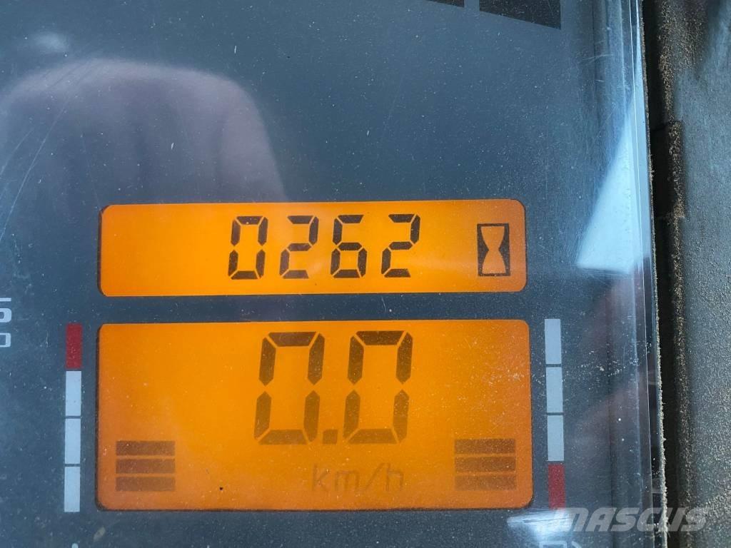 CLAAS Ares 836 RZ Traktory