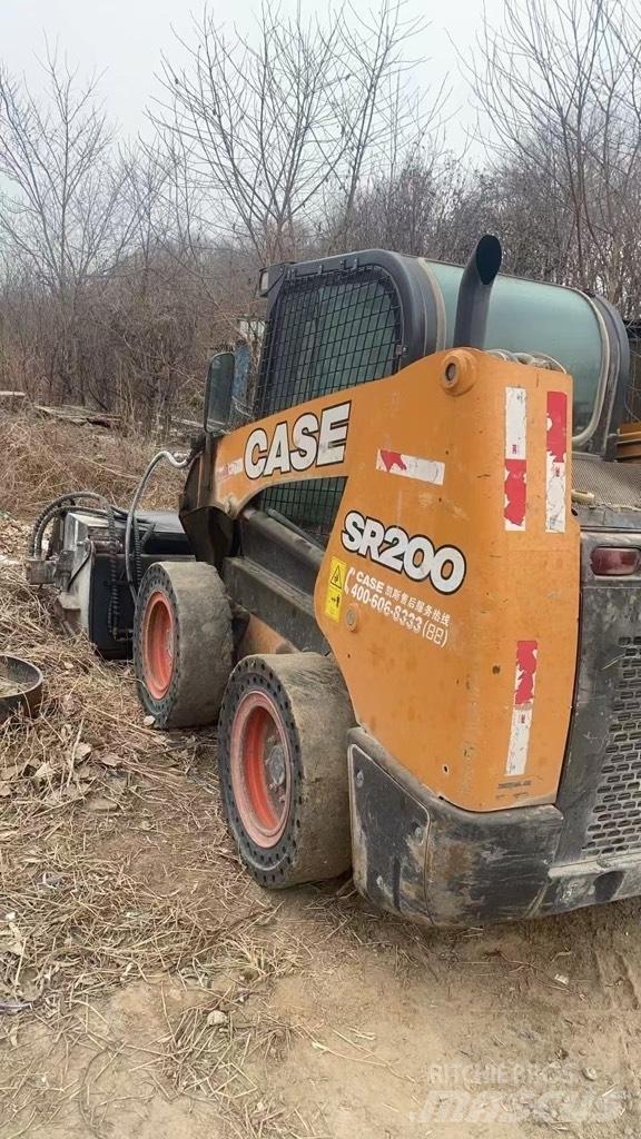 CASE SR 200 Smykem řízené nakladače