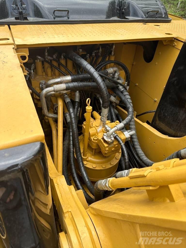 CAT 320D Pásová rýpadla