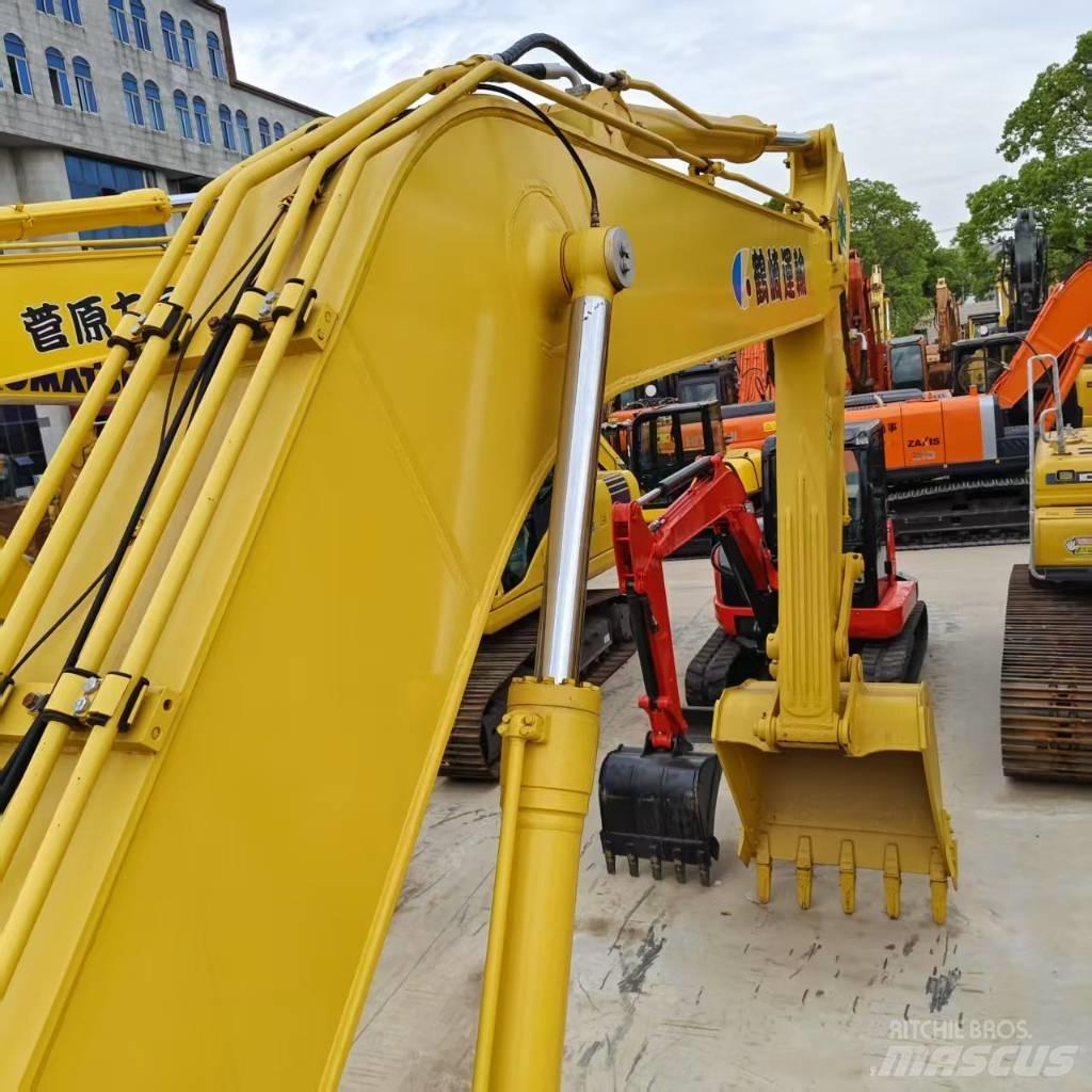 Komatsu PC 220-8 Pásová rýpadla