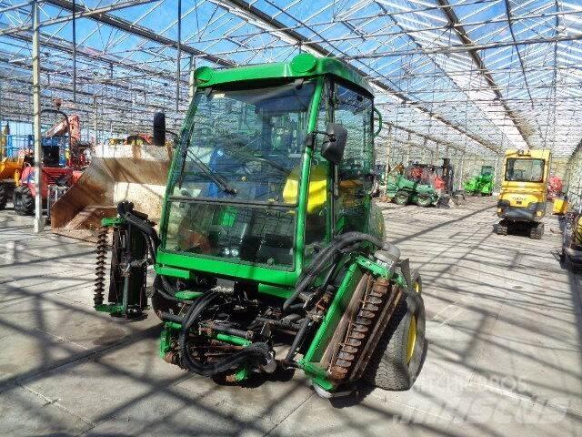 John Deere 3235C Samojízdné sekačky