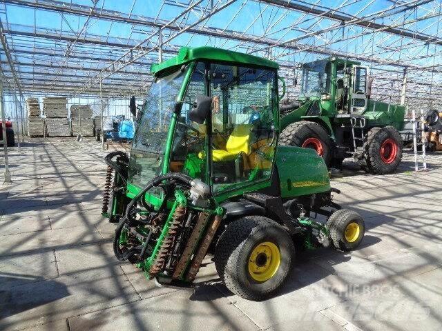 John Deere 3235C Samojízdné sekačky