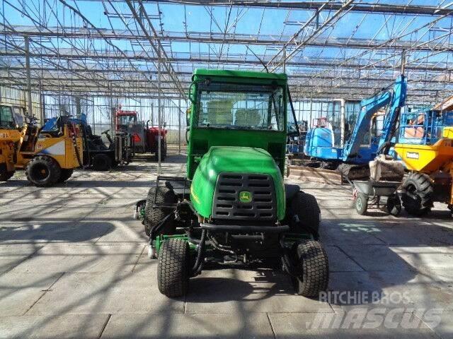 John Deere 3235C Samojízdné sekačky
