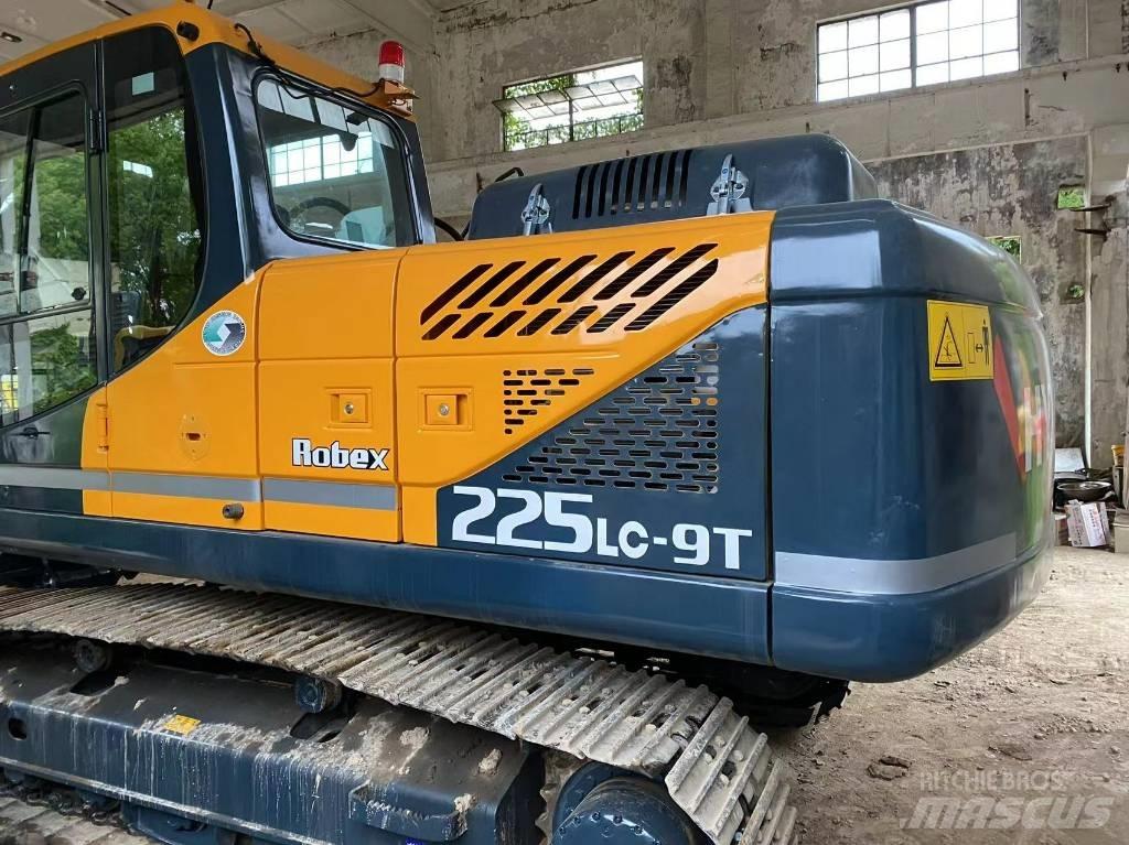 Hyundai 225LC-9 Pásová rýpadla