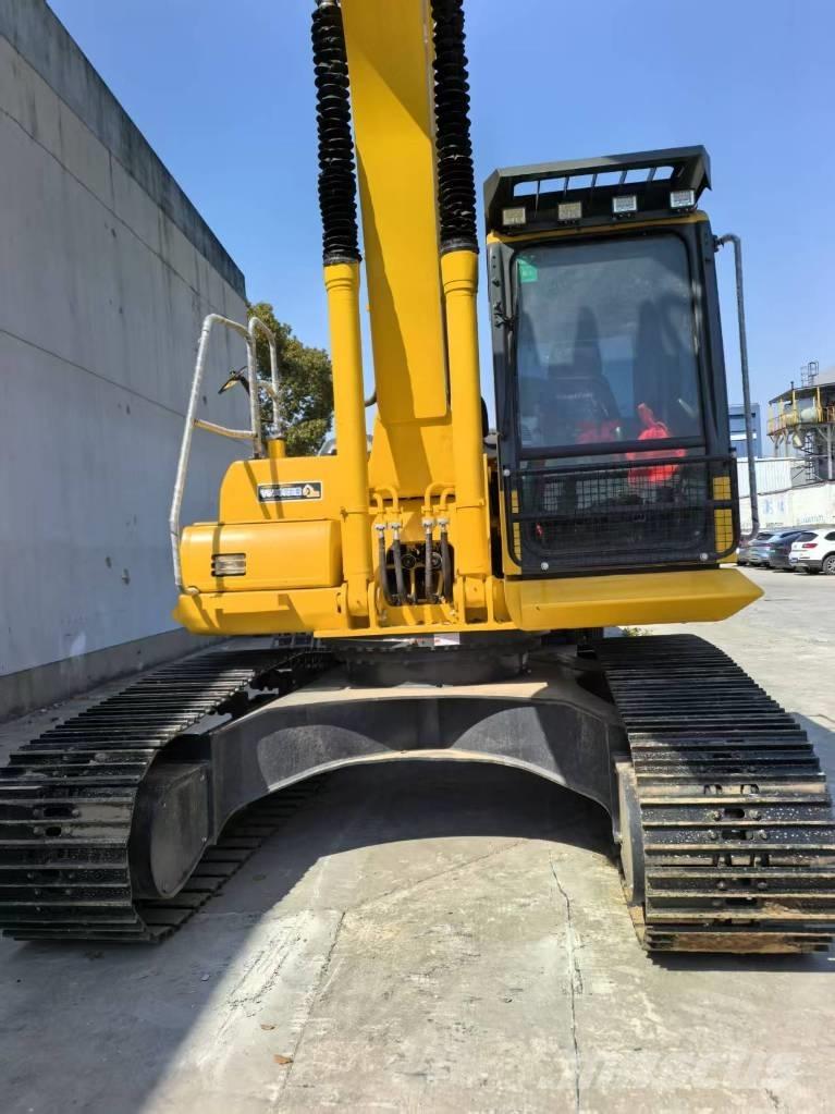 Komatsu PC 220-8 Pásová rýpadla