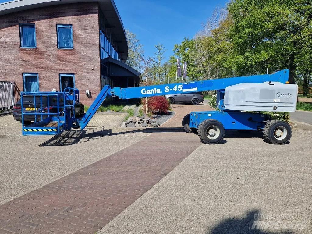 Genie S-45 Teleskopické plošiny