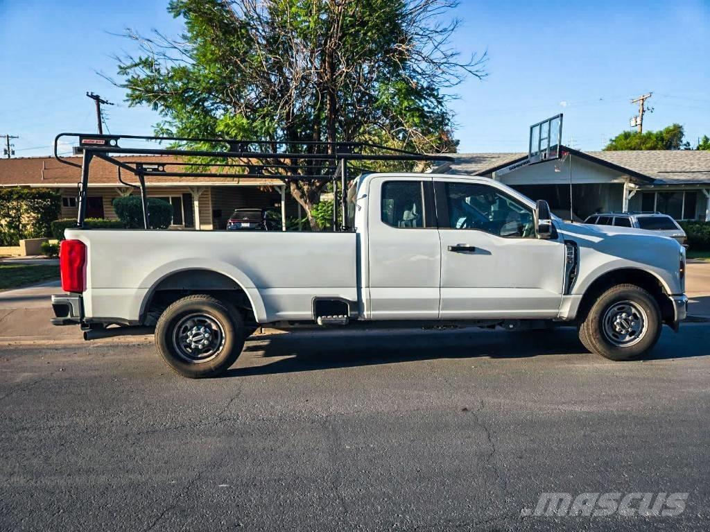 Ford F 250 XL SD Další
