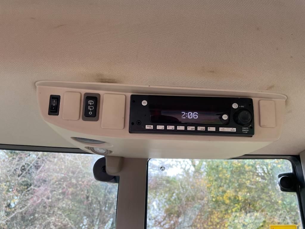 John Deere 6155 M Traktory