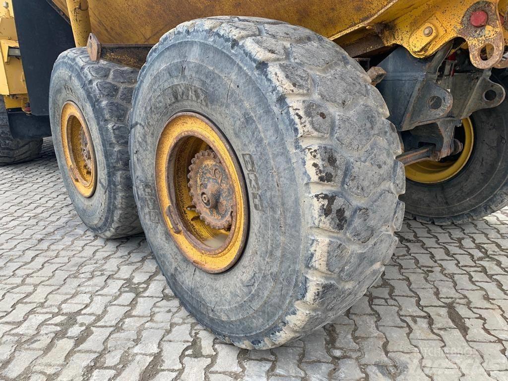 Komatsu HM 300-2 Kloubové dempry