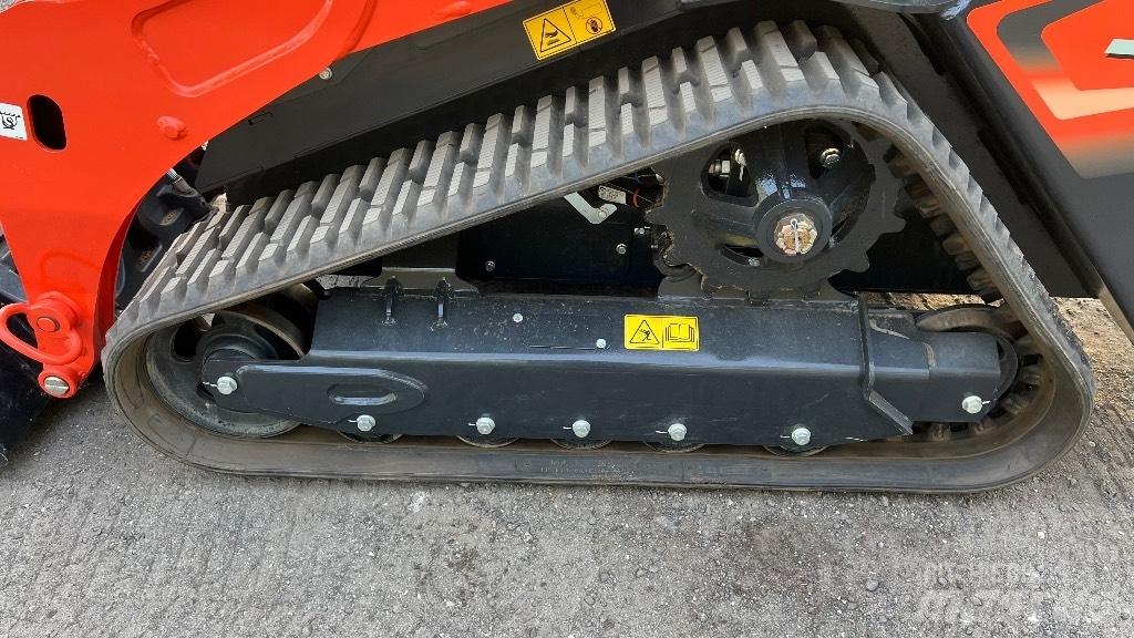 Kubota SCL 1000 Smykem řízené nakladače