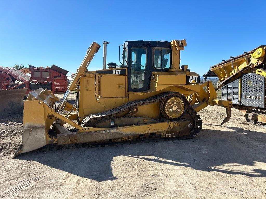 CAT D 6 T XL Pásové dozery