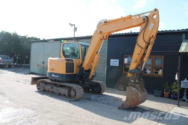 Hyundai 80CR-9A Midi rýpadla 7t - 12t