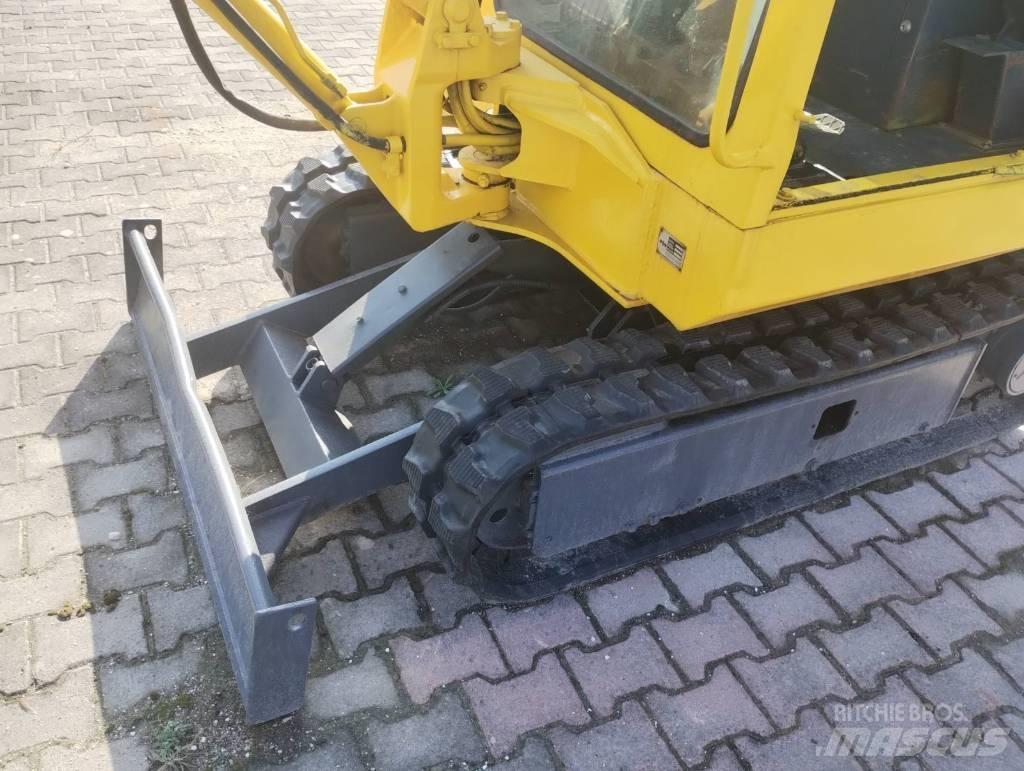 Komatsu PC 10 Pásová rýpadla