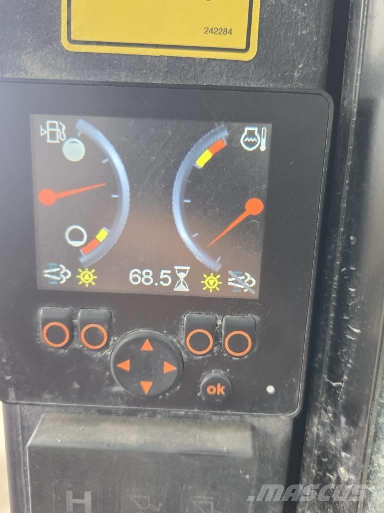 Manitou 1350 R Smykem řízené nakladače