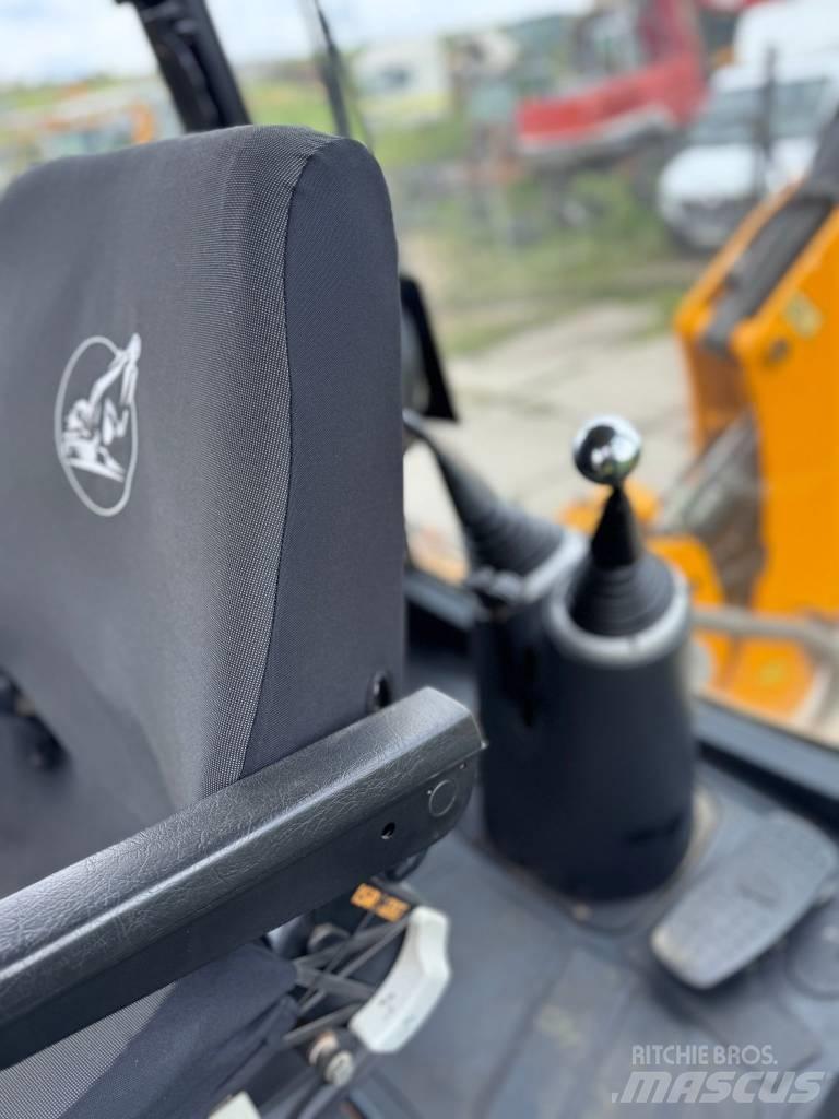 JCB 3CX Rýpadlo-nakladače