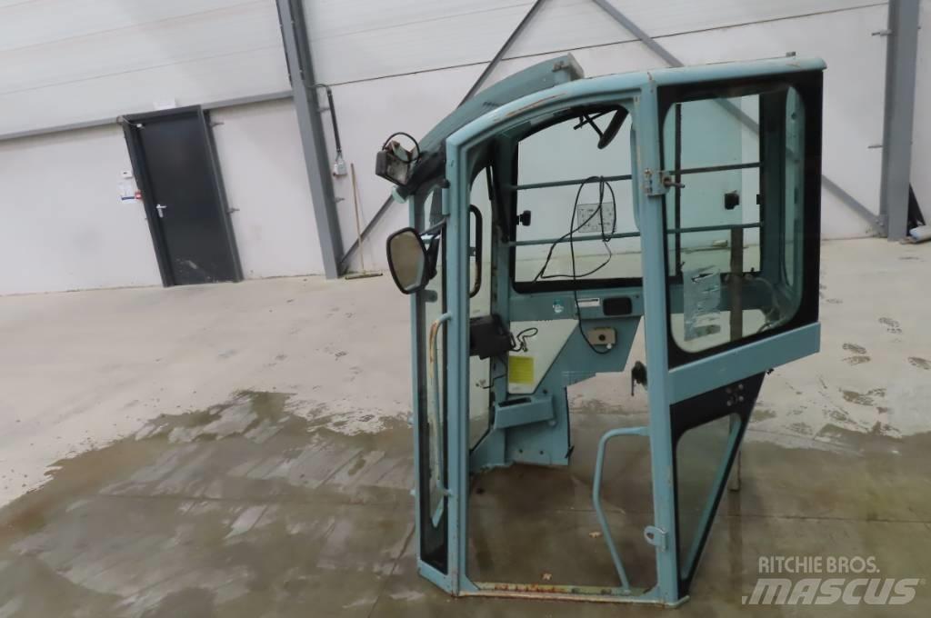 Yanmar Vio 75 Kabiny a interiér