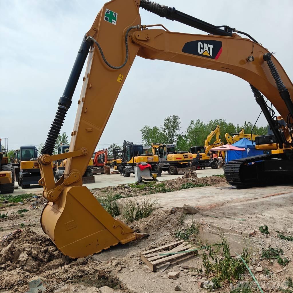 CAT 330D2 Pásová rýpadla