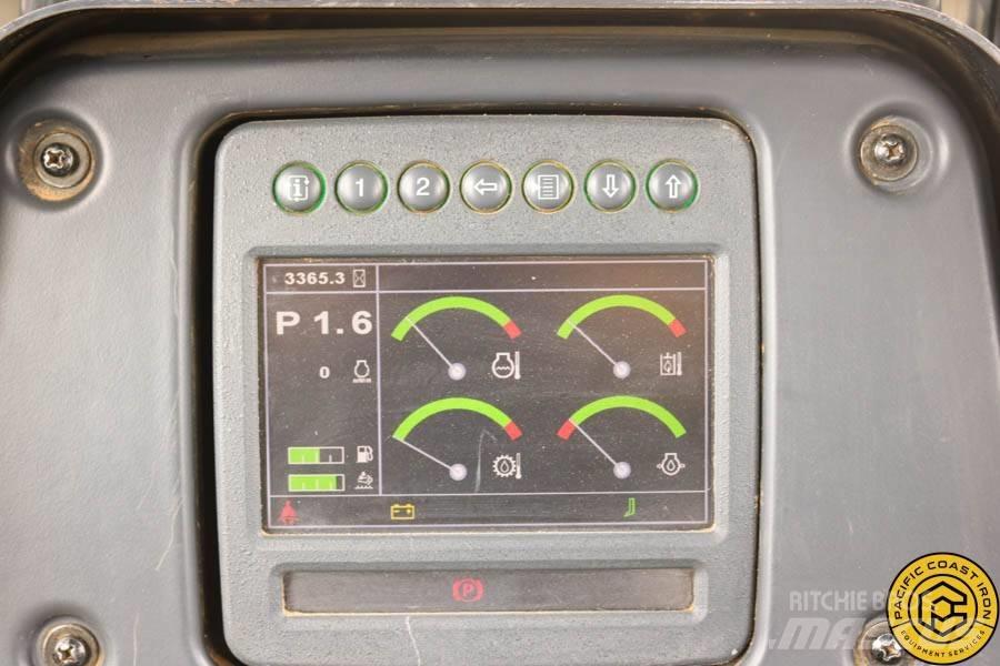 DEERE 750K XLT Pásové dozery