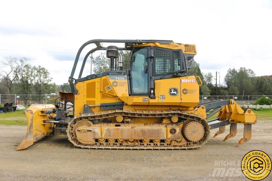 DEERE 750K XLT Pásové dozery
