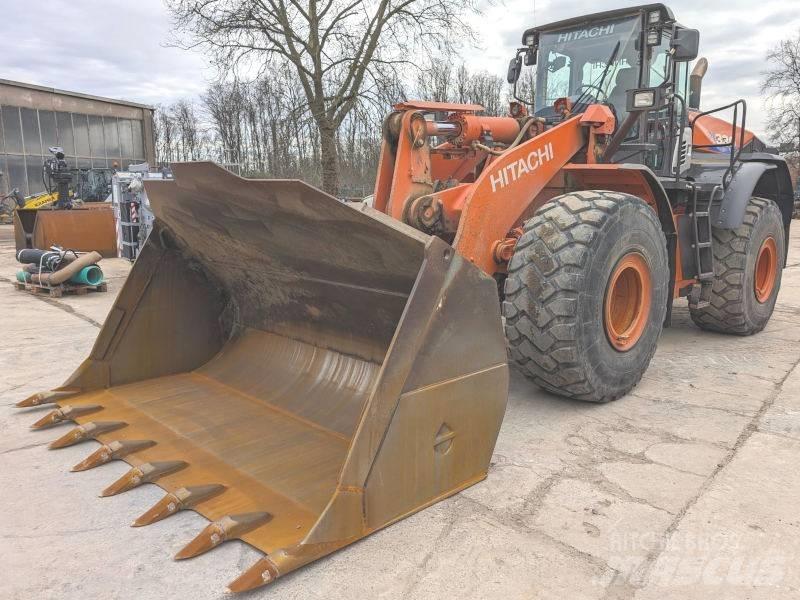 Hitachi ZW 330 Kolové nakladače
