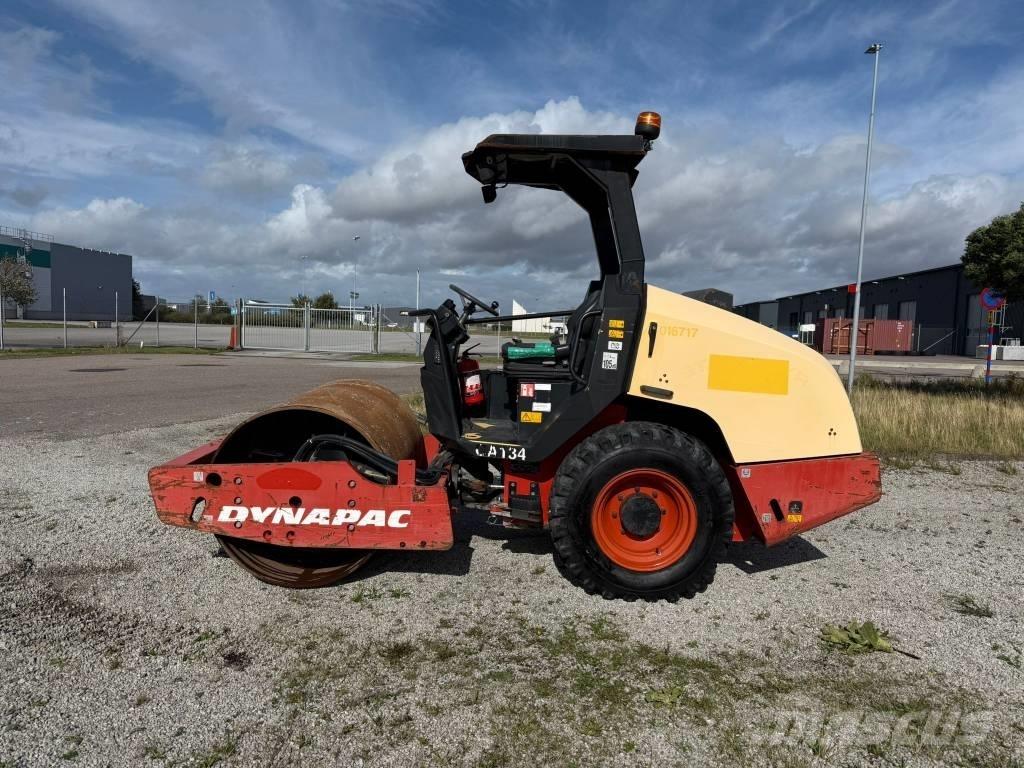 Dynapac CA 134 D Tahačové válce