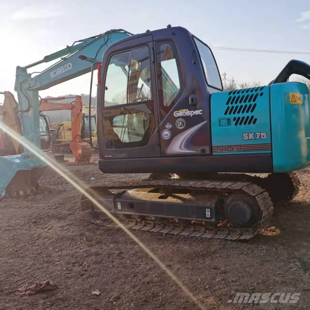 Kobelco SK75-8 Midi rýpadla 7t - 12t