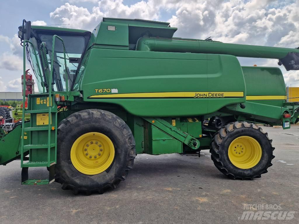 John Deere T670 Sklízecí mlátičky