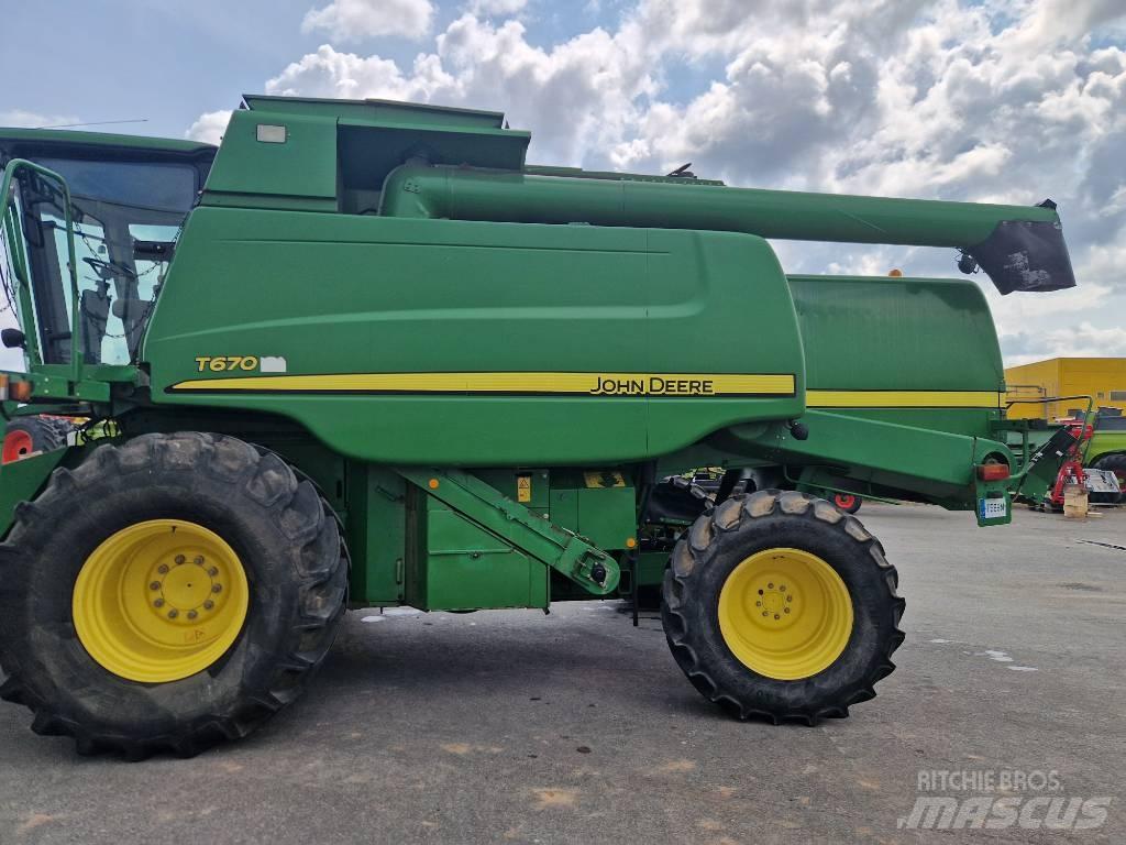 John Deere T670 Sklízecí mlátičky