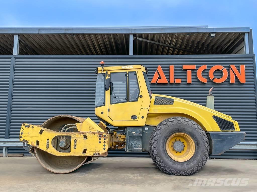 Bomag BW 213 DH-4 Tahačové válce