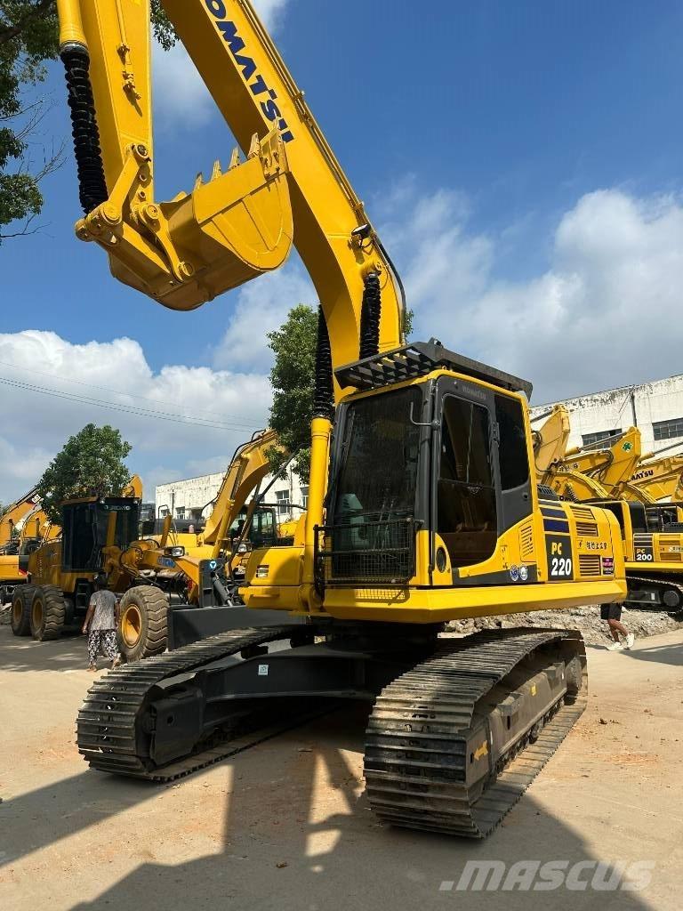 Komatsu PC220-8 Midi rýpadla 7t - 12t
