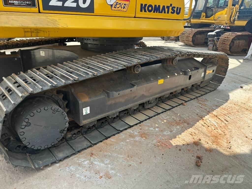 Komatsu PC220-8 Midi rýpadla 7t - 12t