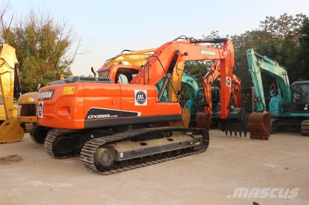 Doosan dx225 Pásová rýpadla