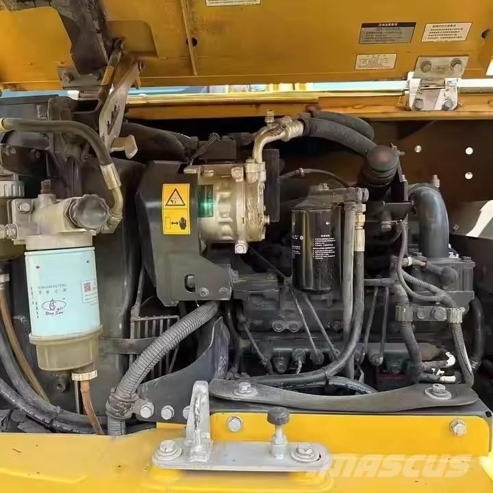 Komatsu PC 70 Pásová rýpadla