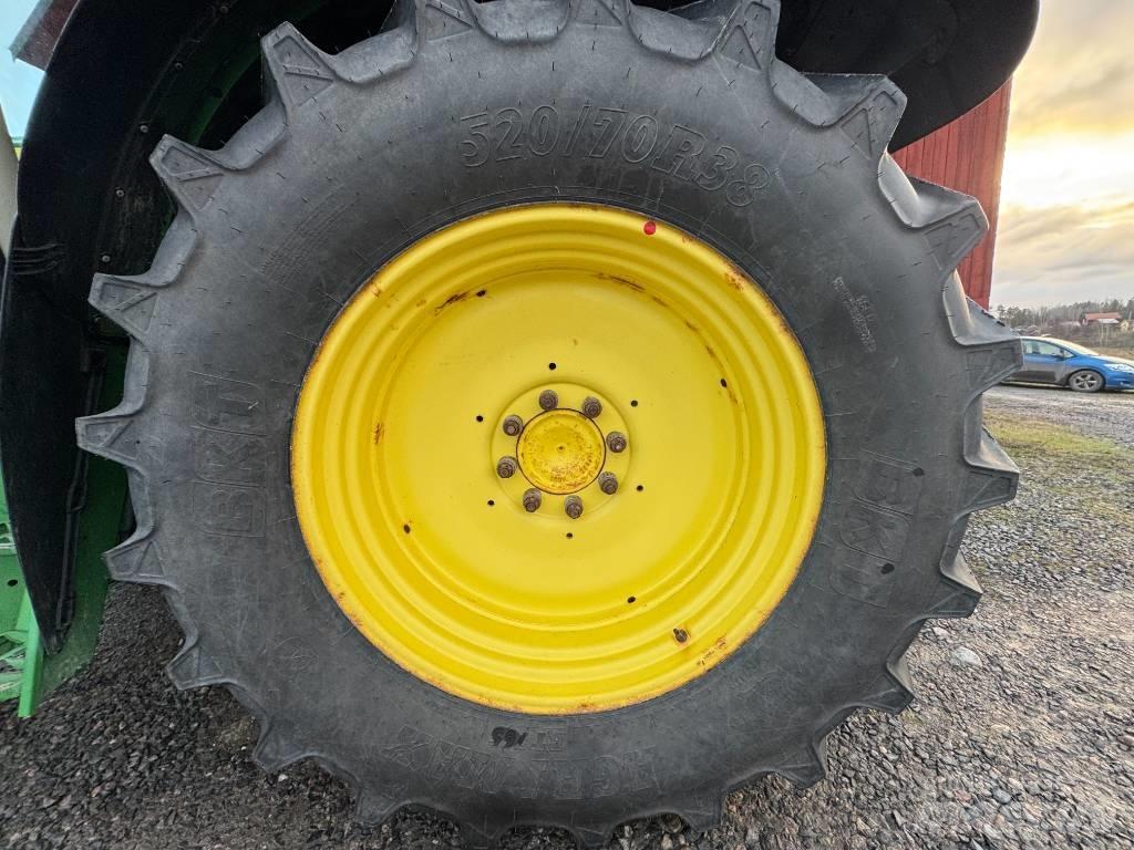 John Deere 6130 R Traktory