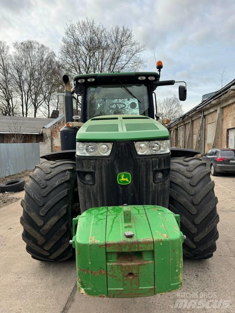 John Deere 8285 R Traktory