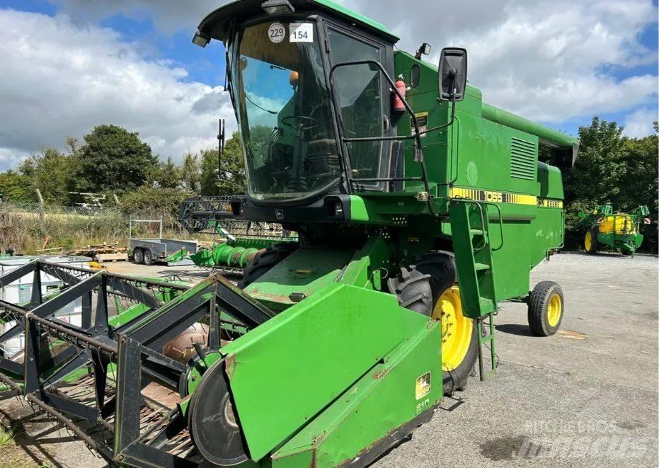 John Deere 1055 Sklízecí mlátičky