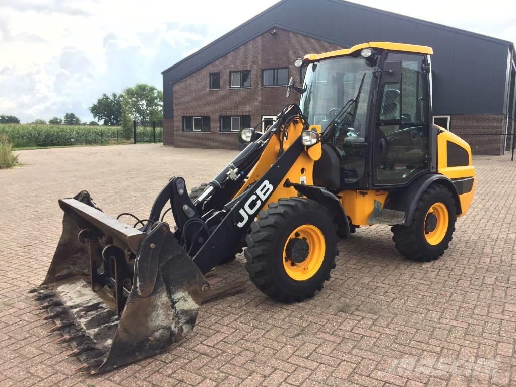 JCB 406 Kolové nakladače
